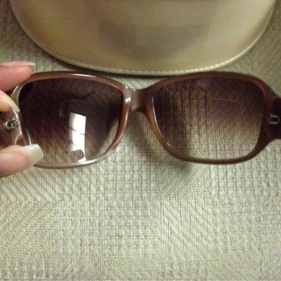 Versus by Versace Sunnies - Picture 2 of 3